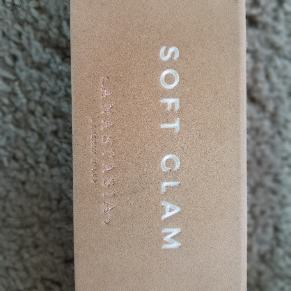 Makeup - Picture 2 of 3